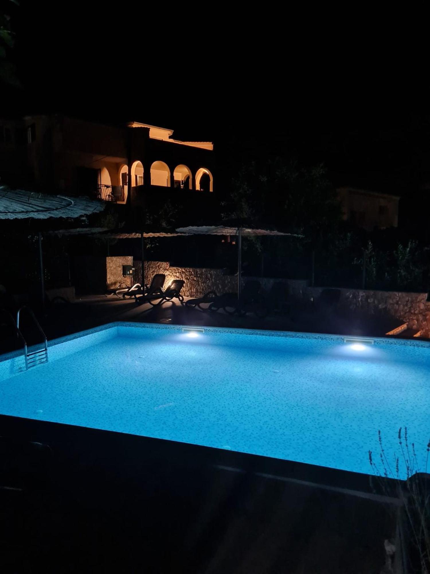 Apartment Relax Villa Salena 슬라티네 외부 사진
