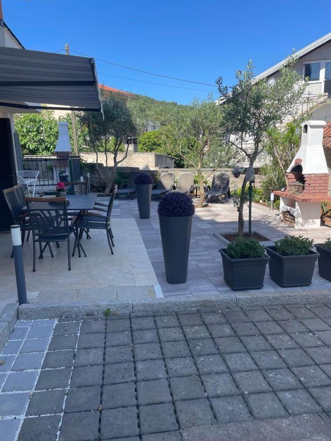 Apartment Relax Villa Salena 슬라티네 외부 사진